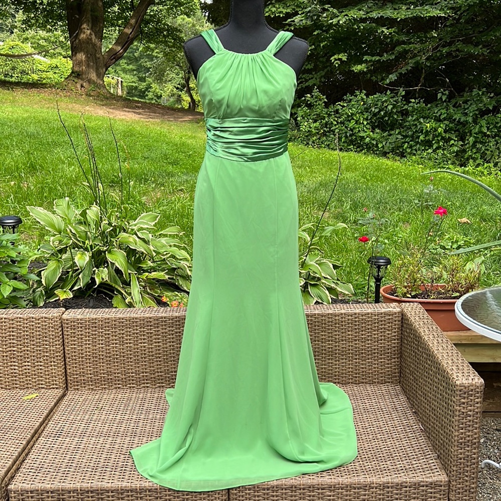 Bridesmaid gown💚